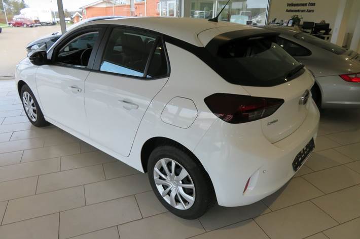 Hvid Opel Corsa fra 2020