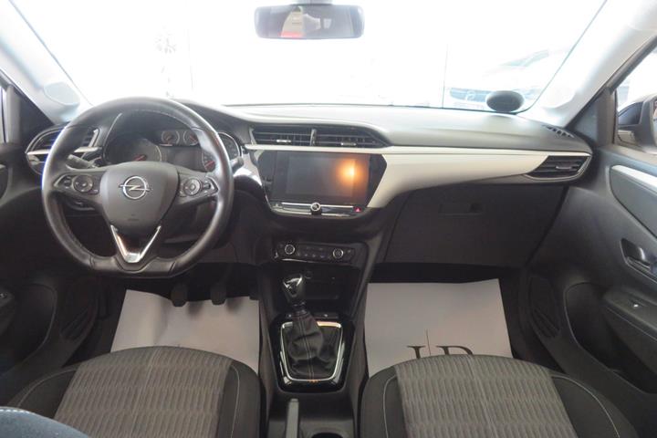 Hvid Opel Corsa fra 2020