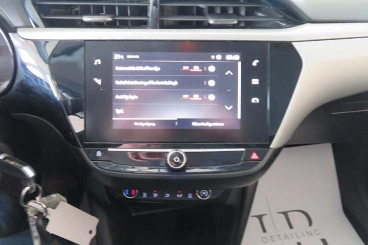 Hvid Opel Corsa fra 2020