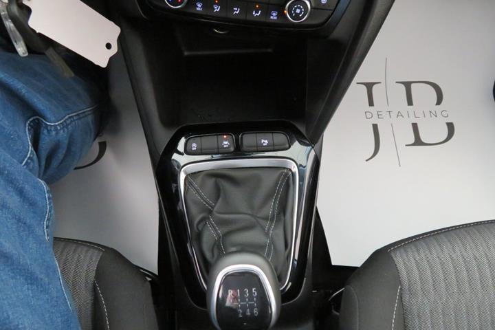 Hvid Opel Corsa fra 2020