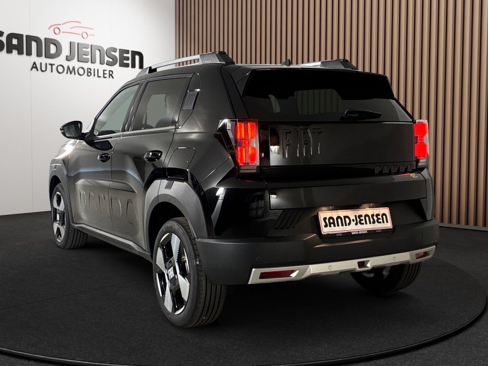 Sort Fiat Grande Panda E fra 2026 set udefra