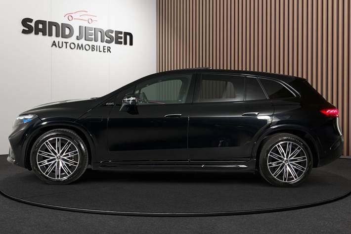 Sort Mercedes EQS450 SUV fra 2024