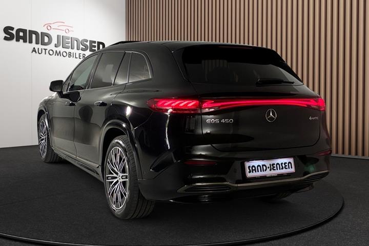 Sort Mercedes EQS450 SUV fra 2024