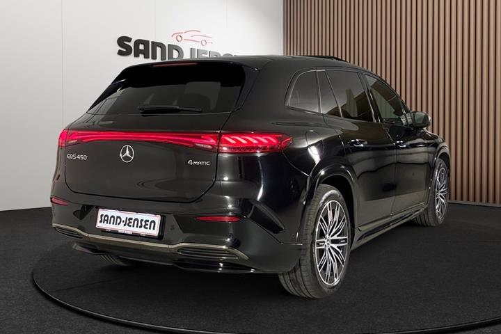 Sort Mercedes EQS450 SUV fra 2024