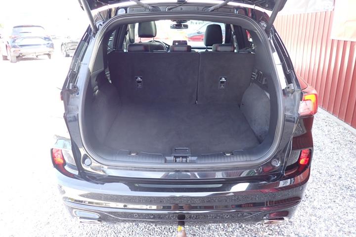 Sort Ford Kuga fra 2021