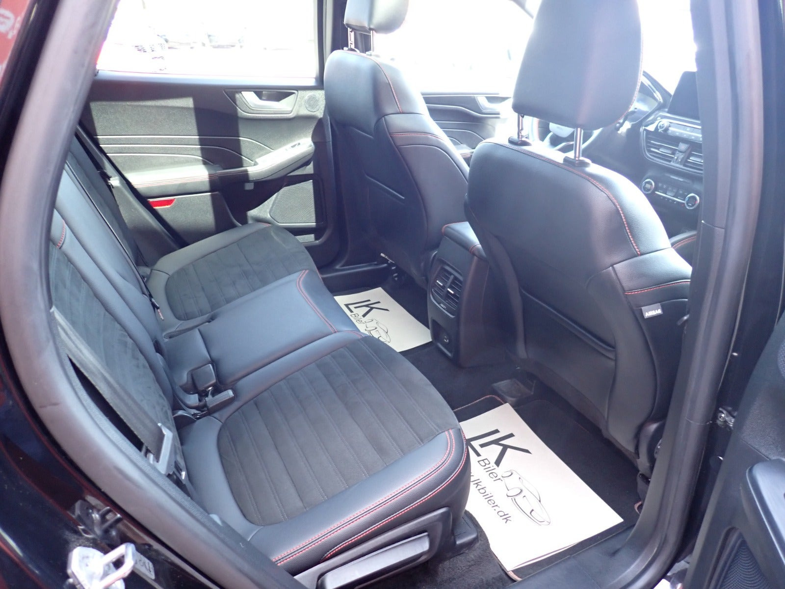 Sort Ford Kuga fra 2021