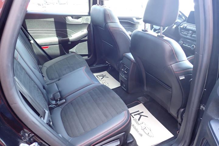 Sort Ford Kuga fra 2021