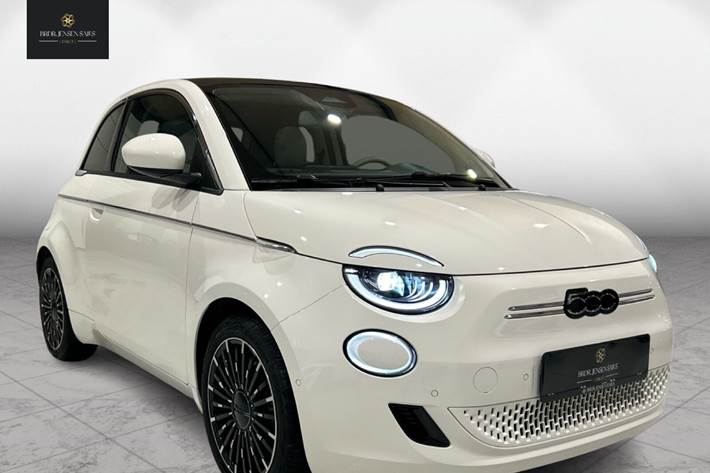 Hvid Fiat 500e fra 2023