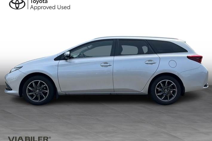 Grå Toyota Auris fra 2016