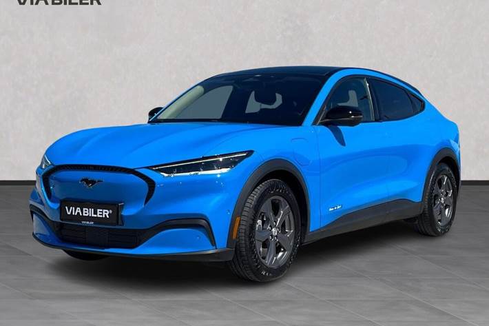 Blå Ford Mustang Mach-E fra 2023