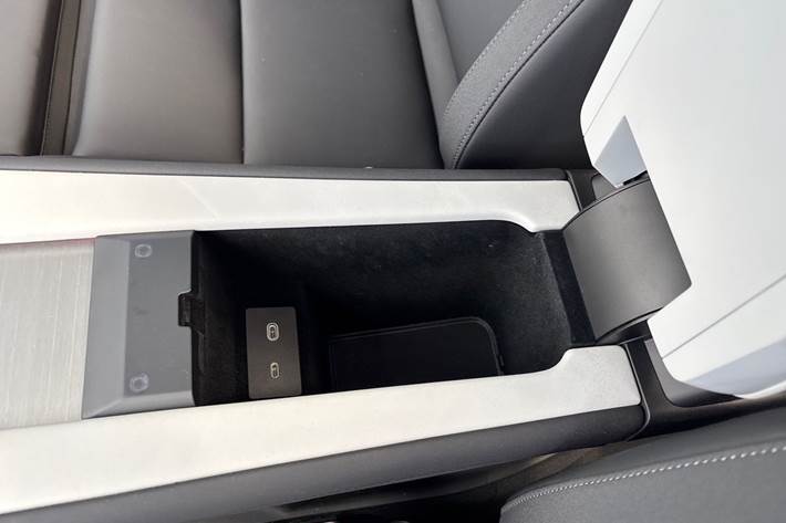 undefined Polestar 4 fra 2025