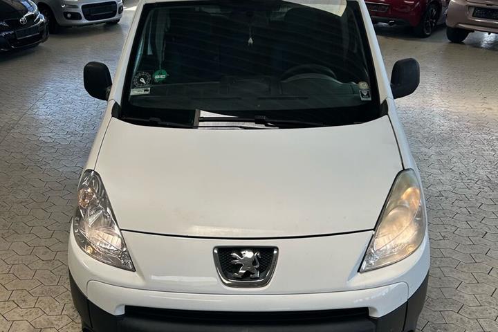 Hvid Peugeot Partner fra 2010