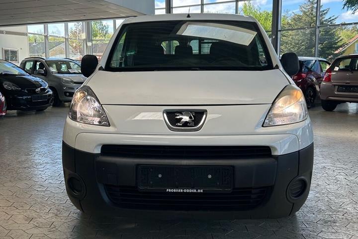Hvid Peugeot Partner fra 2010