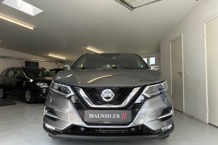 Grå Nissan Qashqai fra 2018