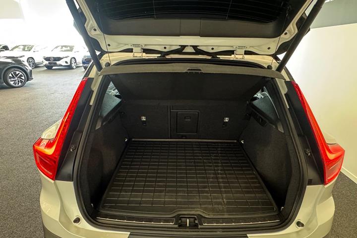 Hvid Volvo XC40 fra 2018