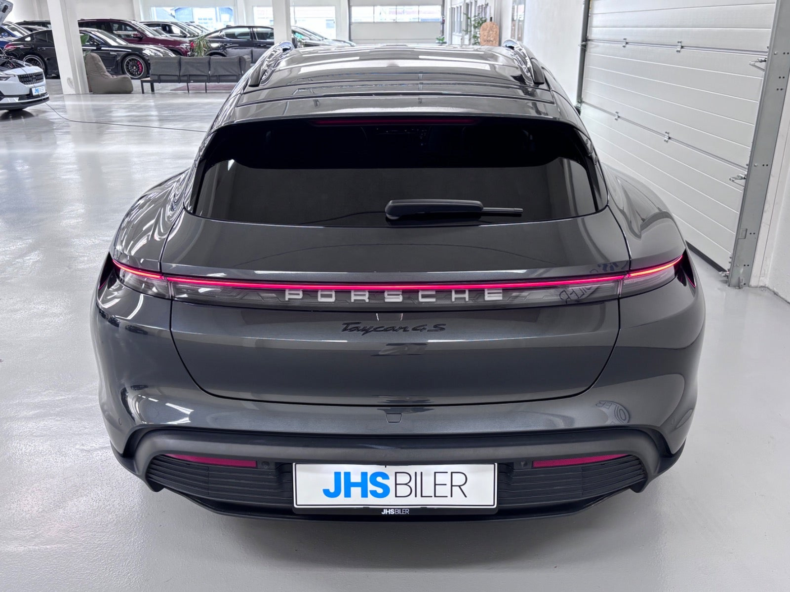 Grå Porsche Taycan 4S fra 2023