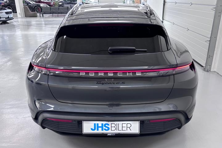 Grå Porsche Taycan 4S fra 2023