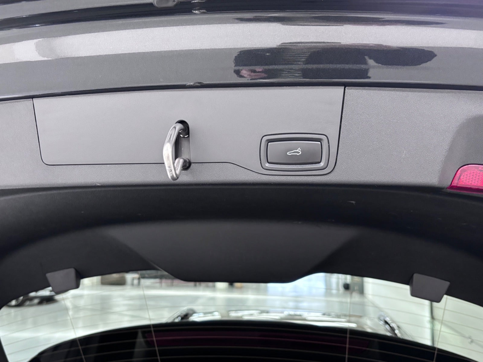 Grå Porsche Taycan 4S fra 2023