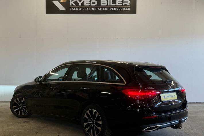 Sort Mercedes C300 e fra 2023