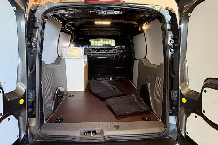 Grå Ford Transit Connect fra 2019