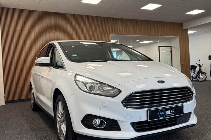 Hvid Ford S-MAX fra 2018