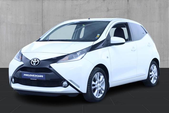 Hvid Toyota Aygo fra 2015