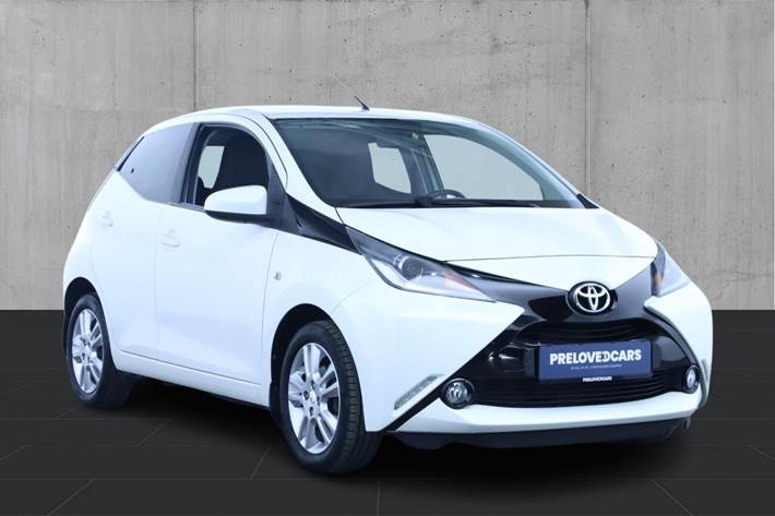 Hvid Toyota Aygo fra 2015