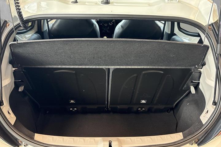 Hvid Toyota Aygo fra 2015