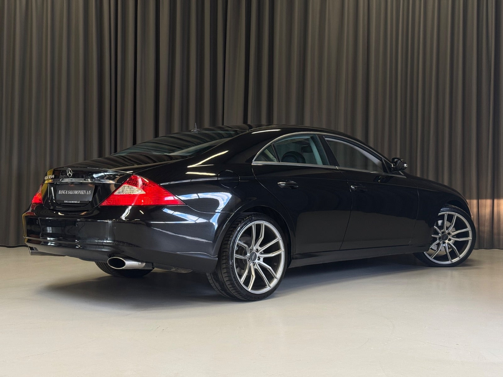 Sort Mercedes CLS350 fra 2005