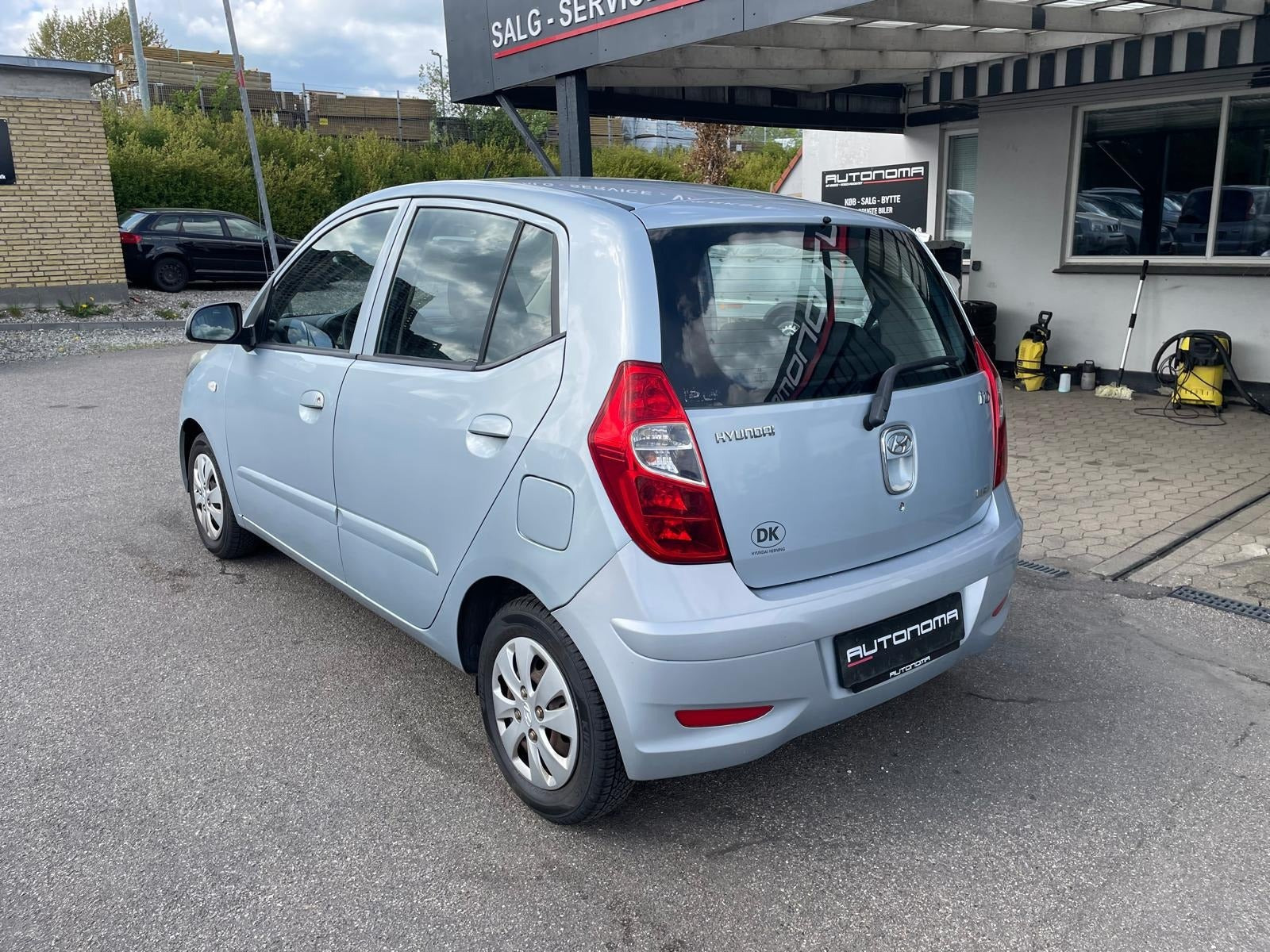 Blå Hyundai i10 fra 2012