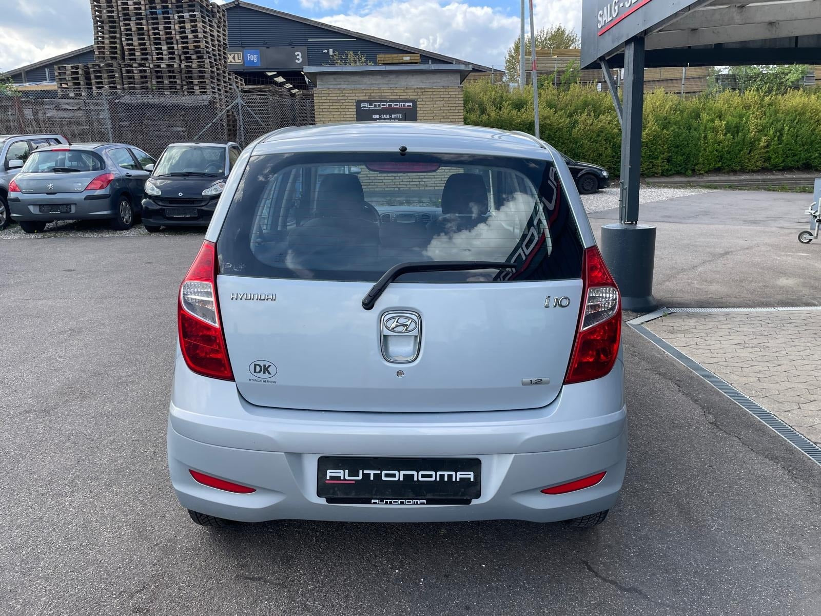 Blå Hyundai i10 fra 2012