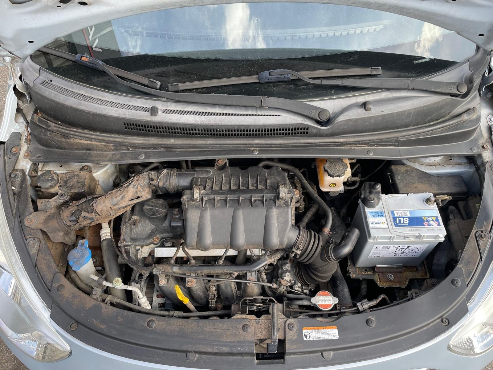 Blå Hyundai i10 fra 2012