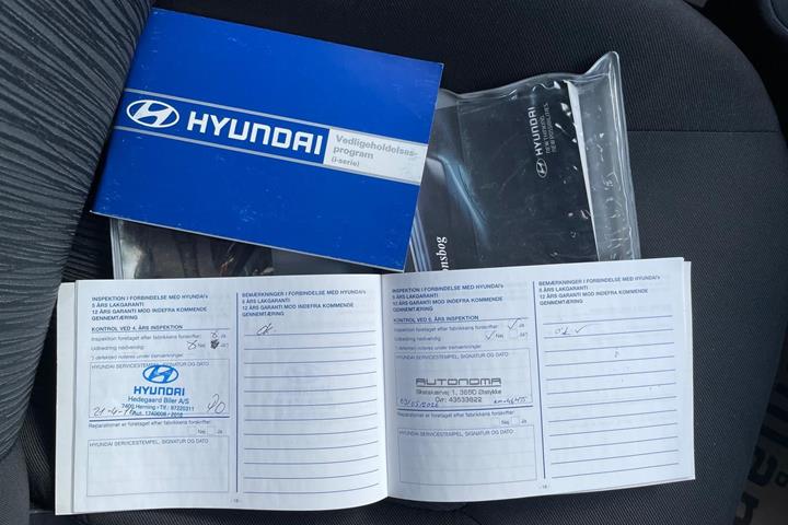 Blå Hyundai i10 fra 2012