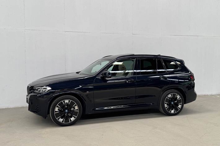 Sort BMW iX3 fra 2022