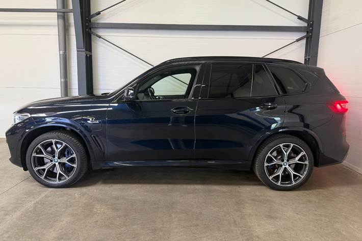 undefined BMW X5 fra 2022