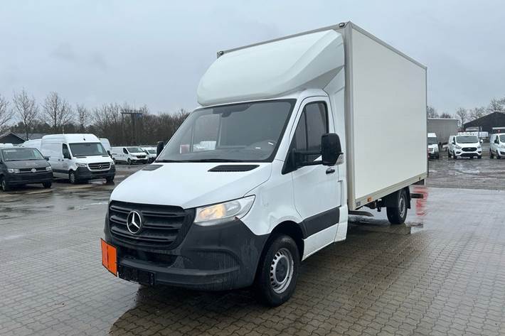 Hvid Mercedes Sprinter 317 fra 2020