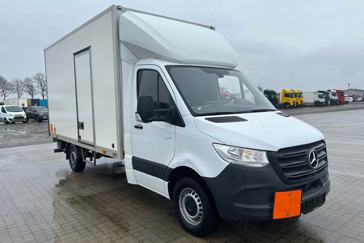 Hvid Mercedes Sprinter 317 fra 2020