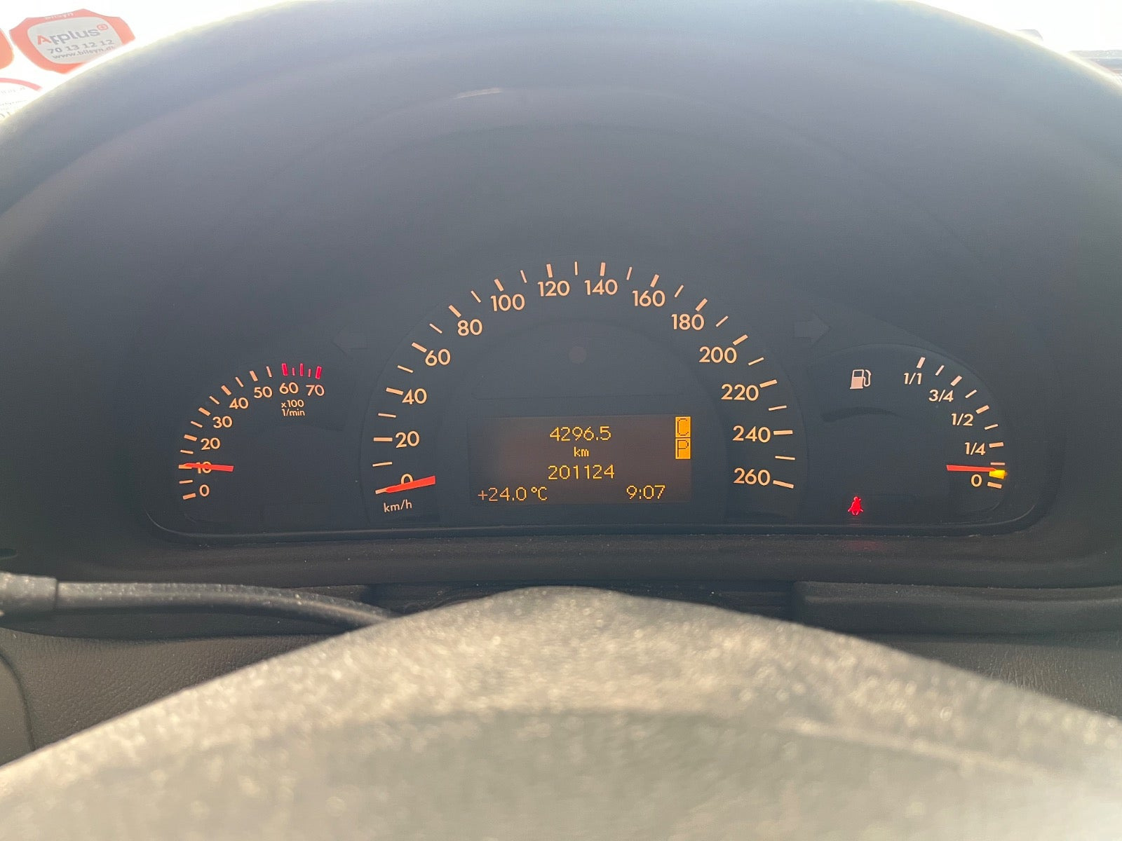 Sølv Mercedes C180 fra 2003