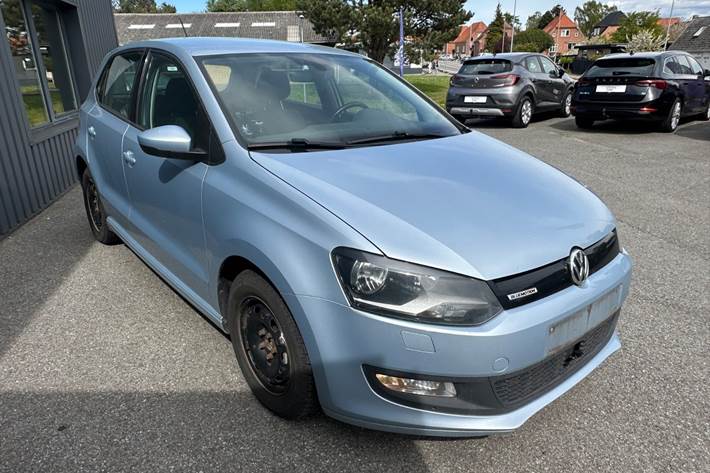 Blå VW Polo fra 2015