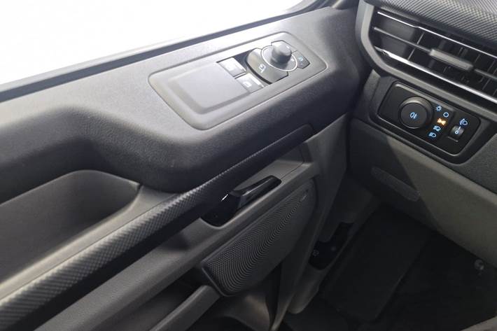 Sort Ford E-Transit Custom 320 L1 fra 2025