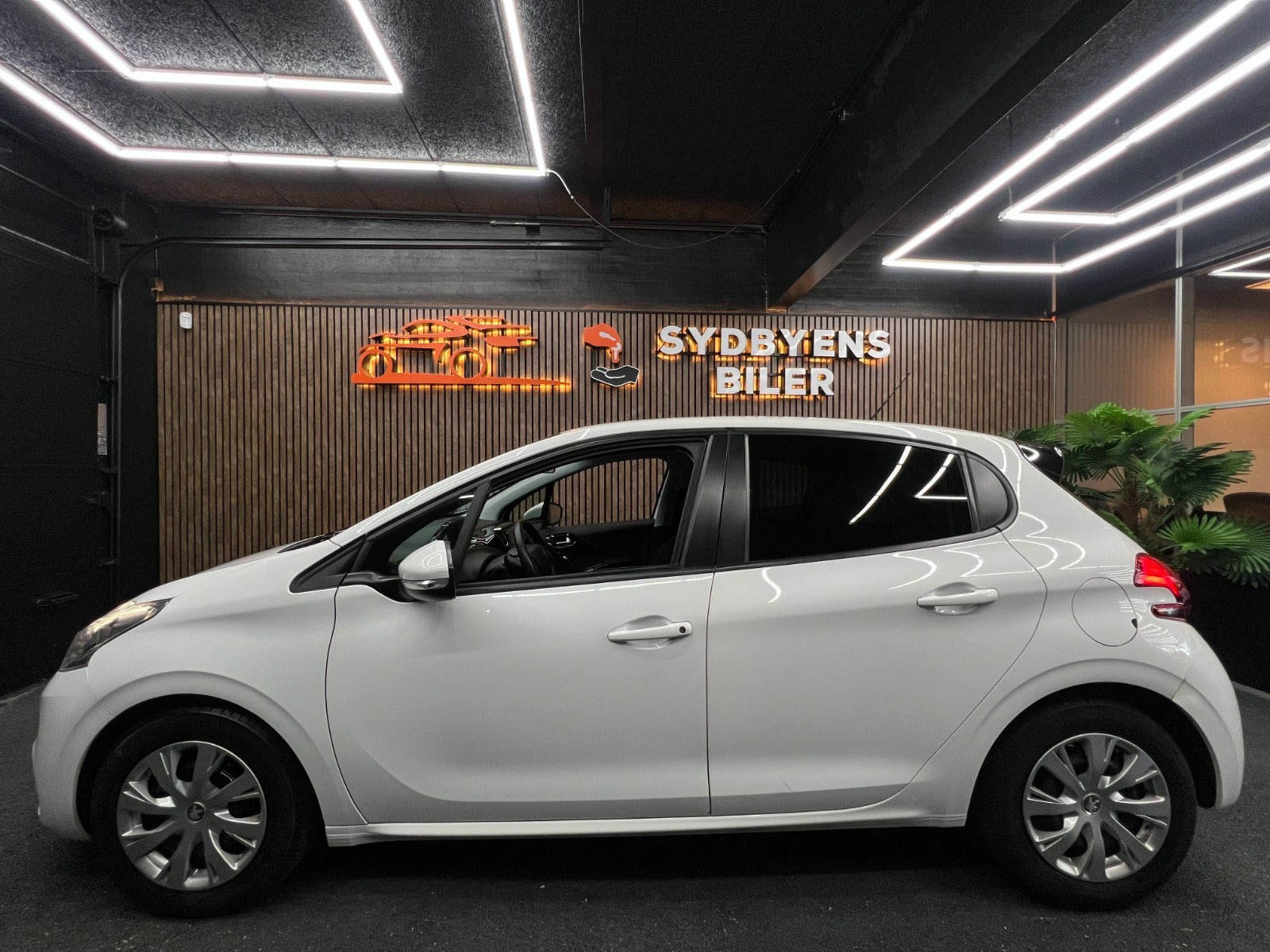 undefined Peugeot 208 fra 2018