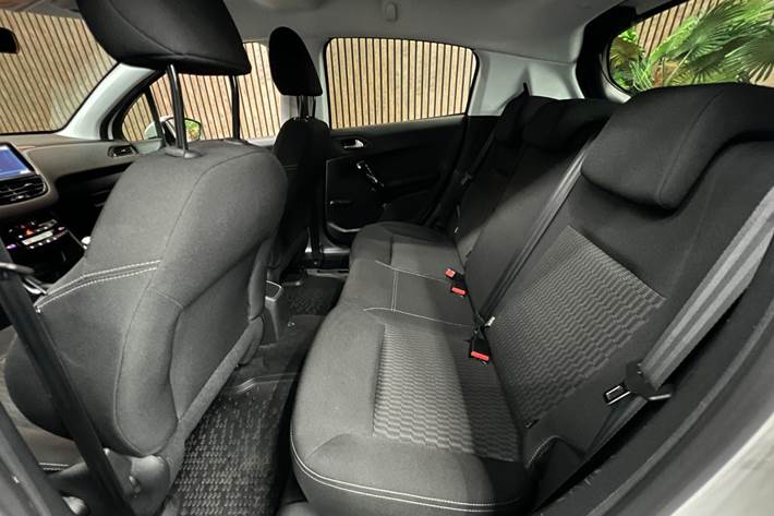 undefined Peugeot 208 fra 2018