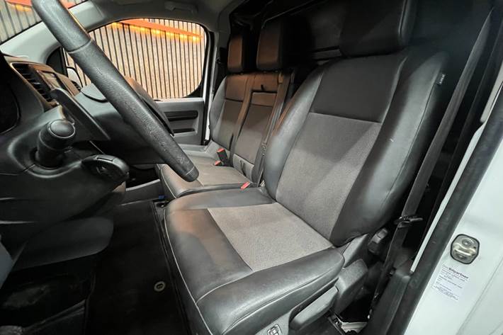 undefined Opel Vivaro fra 2022