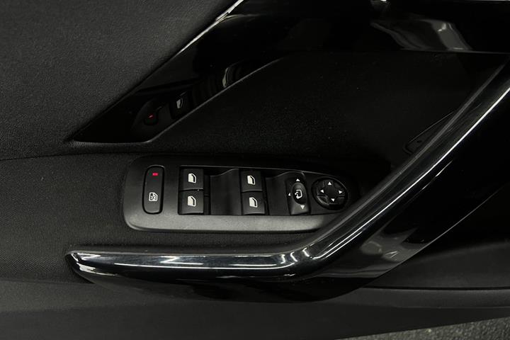 undefined Peugeot 208 fra 2017