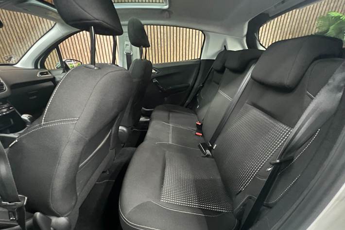 undefined Peugeot 208 fra 2017