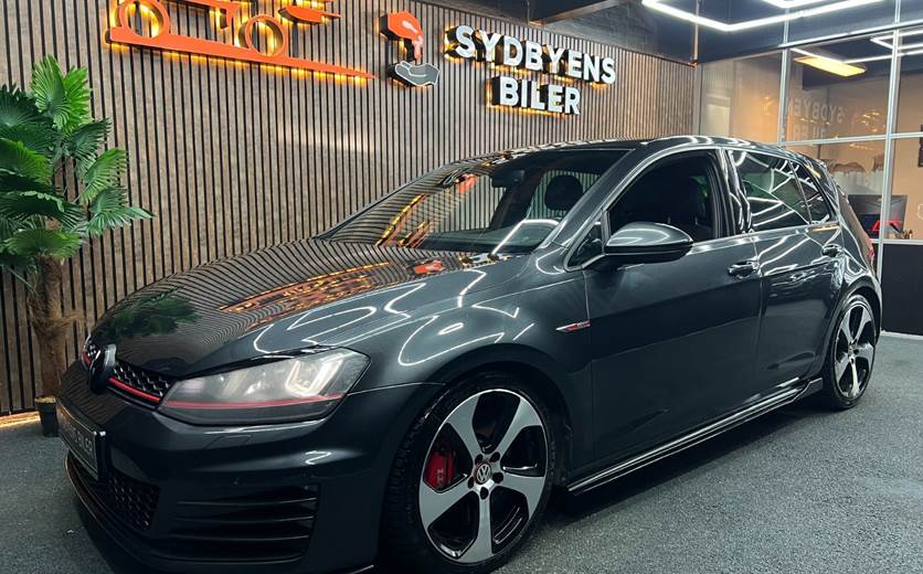 VW Golf VII 2,0 GTi Performance DSG BMT