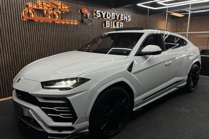 Hvid Lamborghini Urus fra 2021