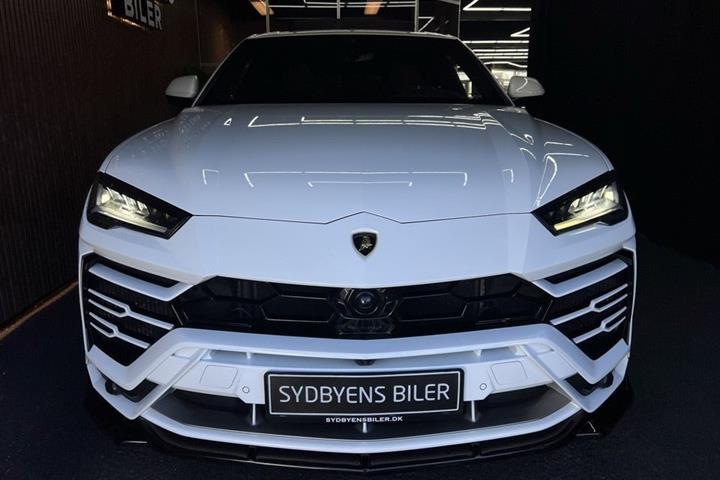 Hvid Lamborghini Urus fra 2021
