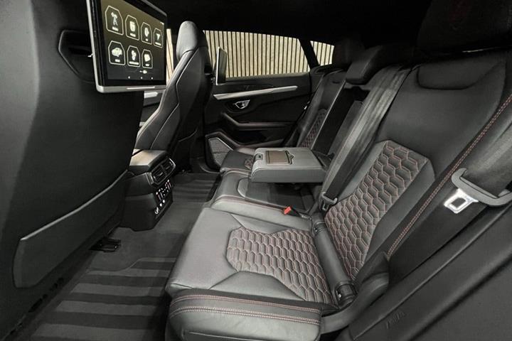 Hvid Lamborghini Urus fra 2021