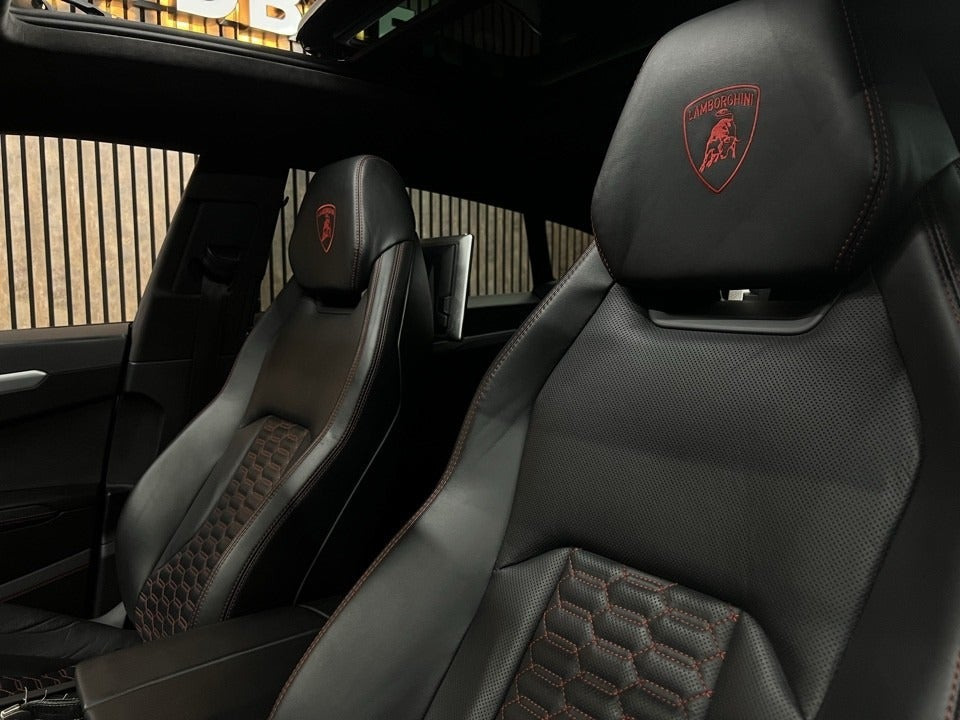 Hvid Lamborghini Urus fra 2021